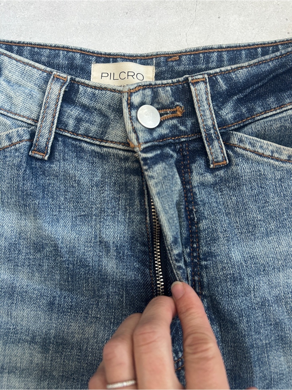 Anthropologie Pilcro Kayden Carpenter Barrel Jeans -  Size 26P | Blue Sands Wash - Picture 10 of 16